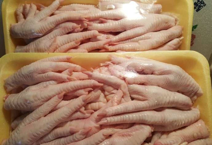 Pressure Cooker Chicken Feet Broth for Cats &  Dogs [Paws]